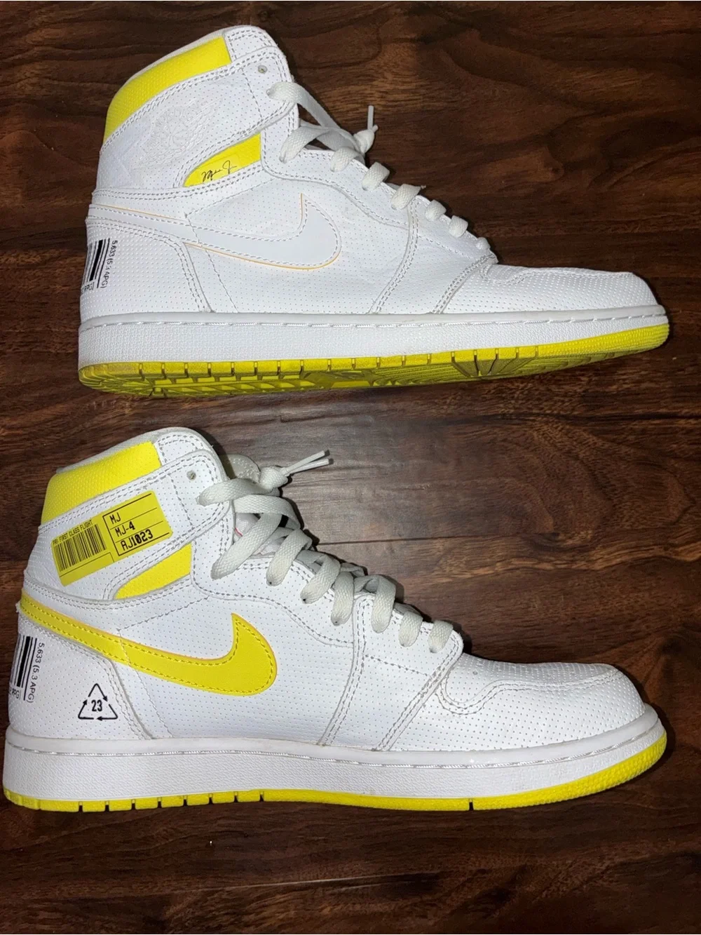 Jordan Retro 1 “First Class Flight” size 11 worn only a few times in great cond.